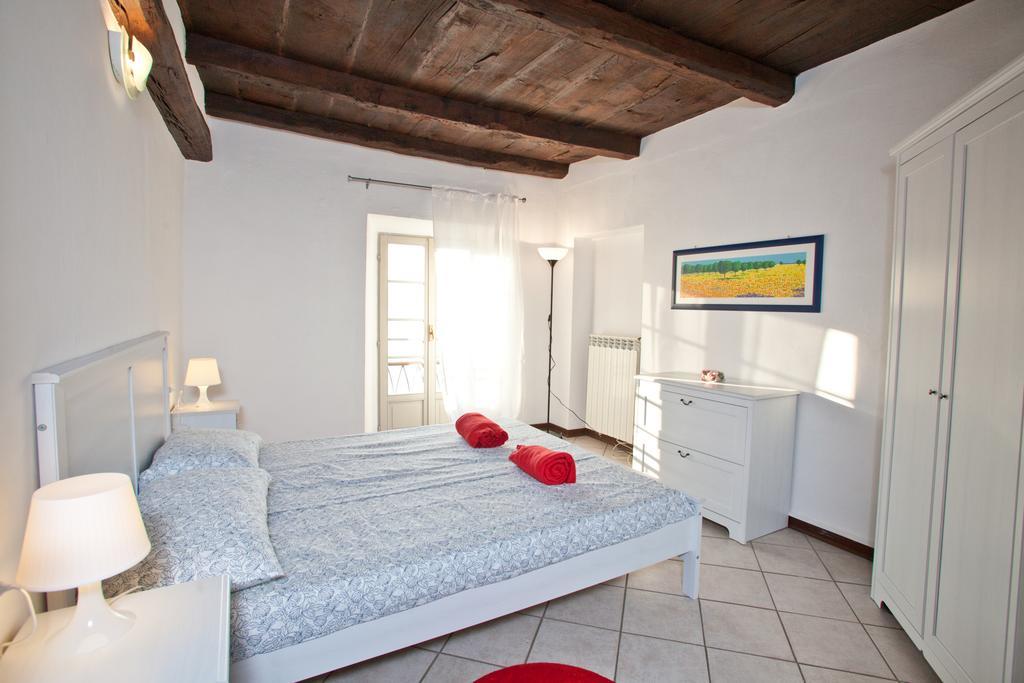 -Ortaflats- Appartamenti Imbarcadero & Palazzotto 奥尔塔圣朱利奥 客房 照片